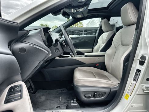 Used 2024 Lexus RX 350 Premium w/ Accessory Package (Z1) FWD image 2