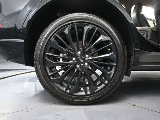Used 2025 Lincoln Corsair Reserve w/ Jet Appearance Package AWD/4WD image 11