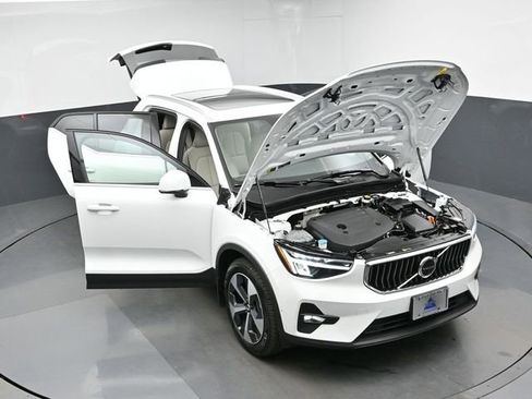 Used 2023 Volvo XC40 B5 Plus w/ Driver Assist Package AWD/4WD image 50