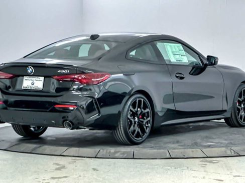 Used 2025 BMW 430i Coupe w/ M Sport Package image 2