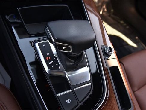 Used 2023 Audi A4 2.0T Premium w/ Convenience Package image 18