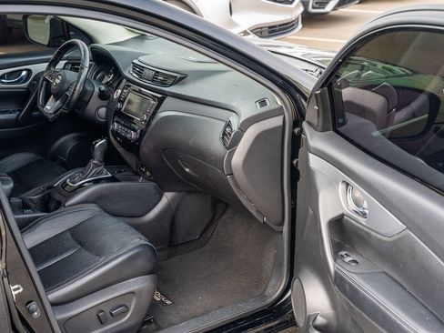 Used 2020 Nissan Rogue Sport SL w/ Premium Package FWD image 11