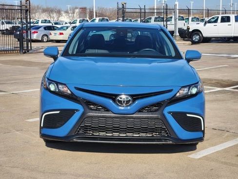 Used 2024 Toyota Camry SE image 11