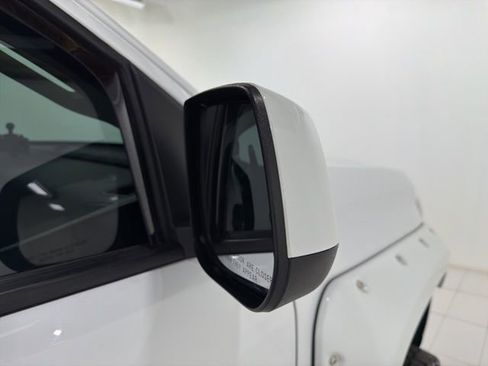 Used 2022 Chevrolet Colorado LT w/ LT Convenience Package image 26