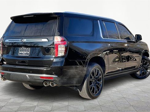Used 2023 Chevrolet Suburban High Country image 12