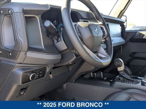 New 2025 Ford Bronco Badlands image 11