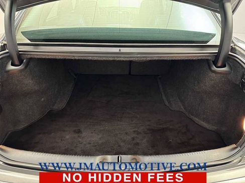 Used 2019 Chrysler 300 Limited image 16