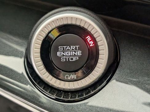 Used 2023 Jeep Wagoneer 4WD w/ Premium Group I image 25