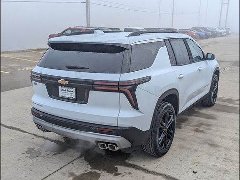 New 2026 Chevrolet Traverse LT w/ LPO, Floor Liner Package FWD image 8