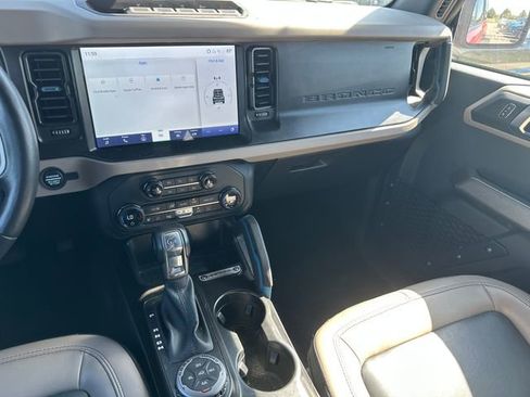 Used 2023 Ford Bronco Wildtrak AWD/4WD image 12