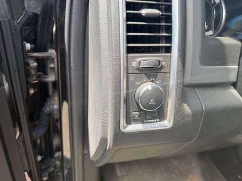 Used 2017 RAM 3500 Big Horn AWD/4WD image 11