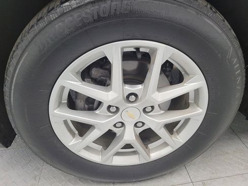 Used 2023 Chevrolet Equinox LT w/ Driver Convenience Package image 31