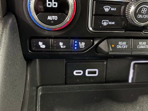 Used 2024 GMC Yukon AT4 w/ Technology Package image 30