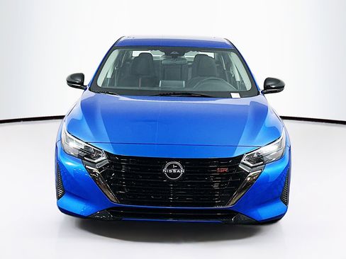 Used 2025 Nissan Sentra SR image 2