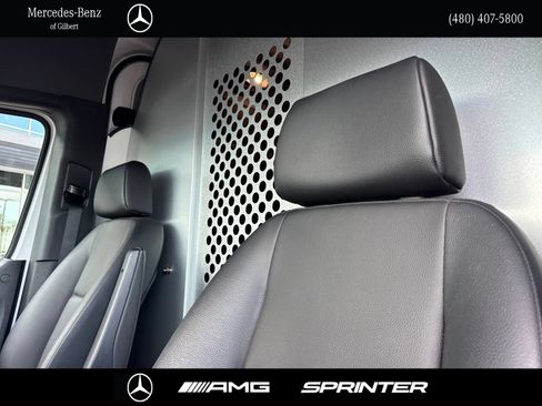 Used 2022 Mercedes-Benz Sprinter 2500 image 19