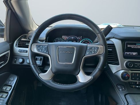Used 2020 GMC Yukon XL Denali w/ Open Road Package AWD/4WD image 12