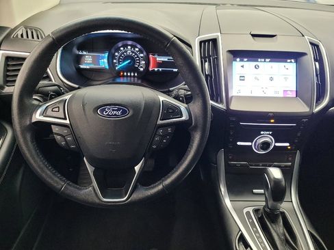 Used 2018 Ford Edge Titanium image 22