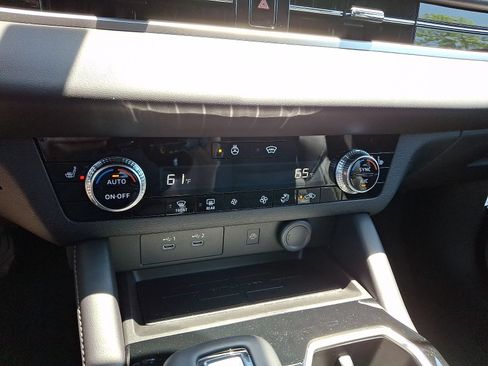 New 2026 Mitsubishi Outlander LE AWD/4WD image 16