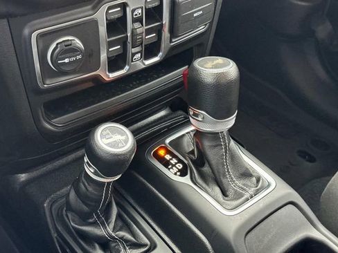 Used 2023 Jeep Wrangler Sahara w/ Cold Weather Group image 28