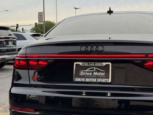 Used 2022 Audi S8 AWD/4WD image 10