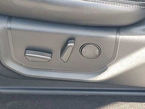 Used 2019 Ford F150 Lariat w/ Equipment Group 502A Luxury image 16