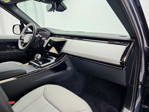 New 2026 Land Rover Range Rover Sport Dynamic SE image 13