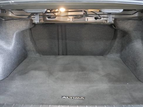 Used 2024 Nissan Altima 2.5 S FWD image 24