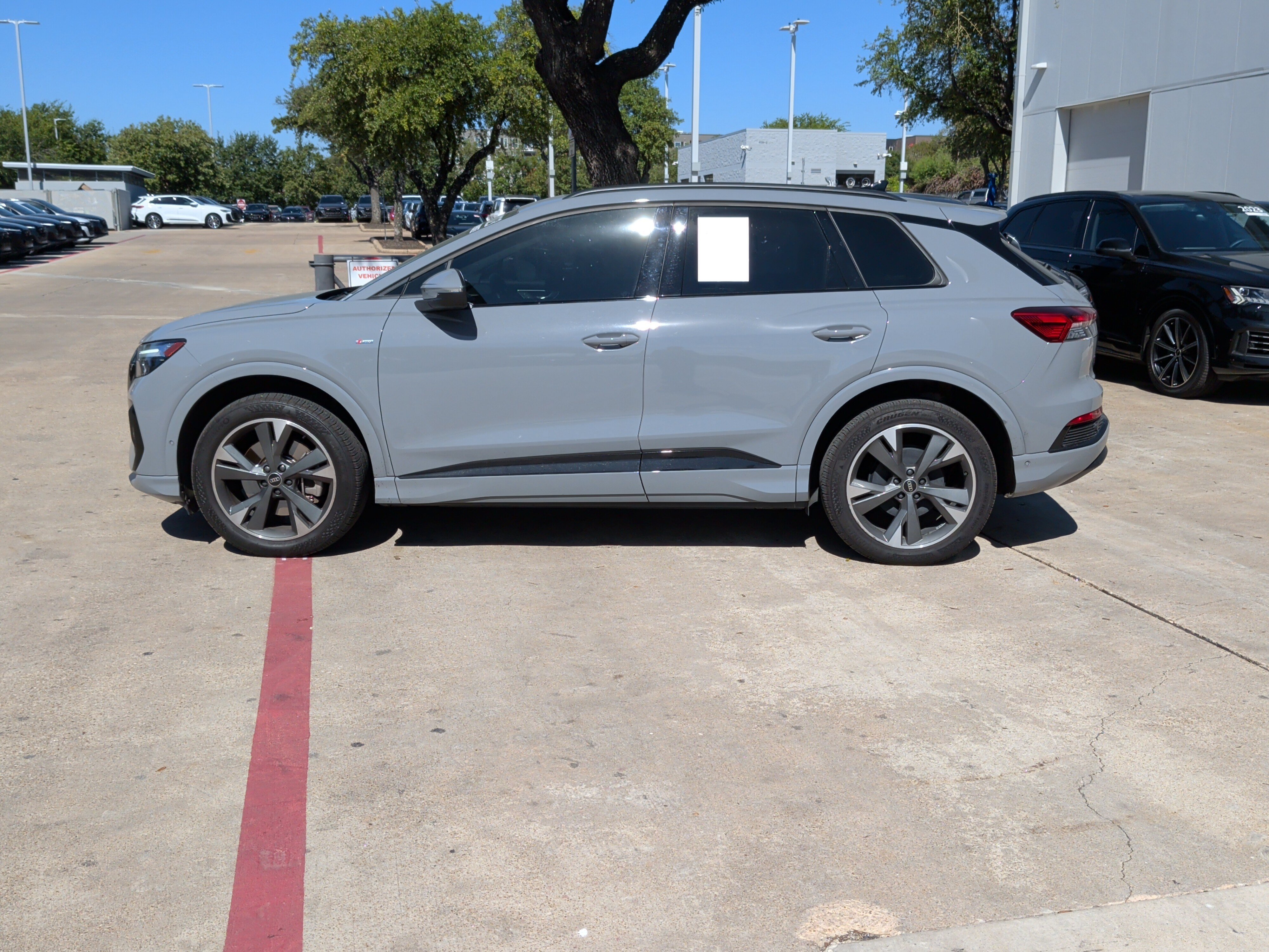 Used 2023 Audi Q4 e-tron Premium Plus AWD/4WD image 7
