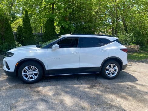 Used 2019 Chevrolet Blazer LT FWD image 2