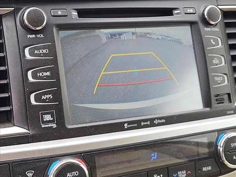 Used 2016 Toyota Highlander Limited w/ Driver Technology Package AWD/4WD image 11