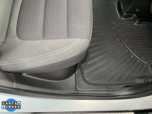 Used 2023 Chevrolet Bolt EUV LT image 48