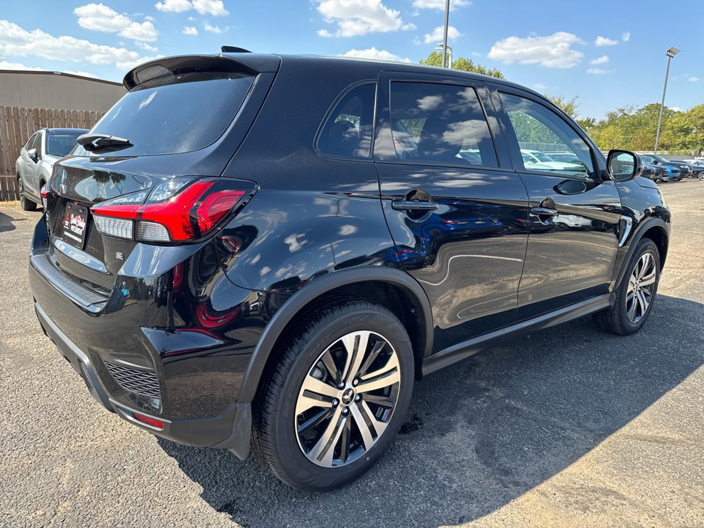 New 2027 Mitsubishi Outlander Sport SE FWD image 4