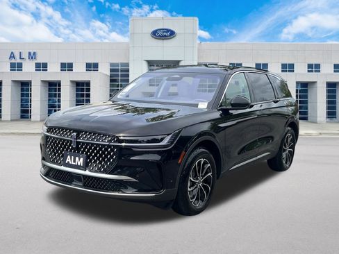 Used 2024 Lincoln Nautilus Premier w/ Equipment Group 102A image 1