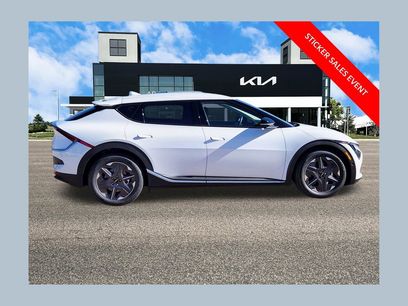 New 2025 Kia EV6 Light w/ Light LR Technology Package