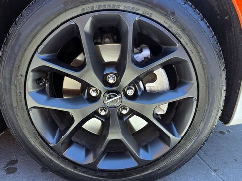 Used 2021 Chrysler Pacifica Touring-L w/ Uconnect Theater Family Group AWD/4WD image 23