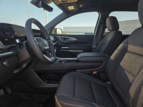 New 2026 Chevrolet Traverse LT w/ Midnight/Sport Edition image 8