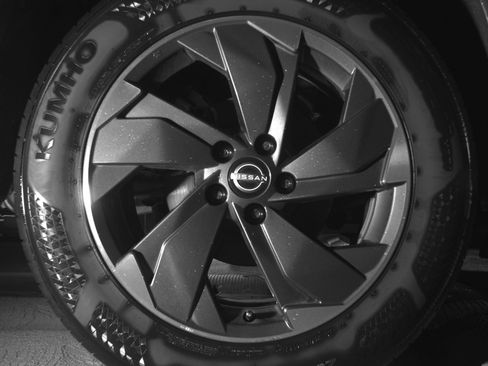 Used 2025 Nissan Rogue SV image 15