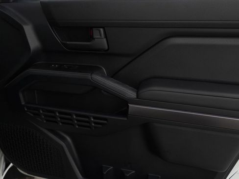 Used 2025 Toyota 4Runner SR5 image 12