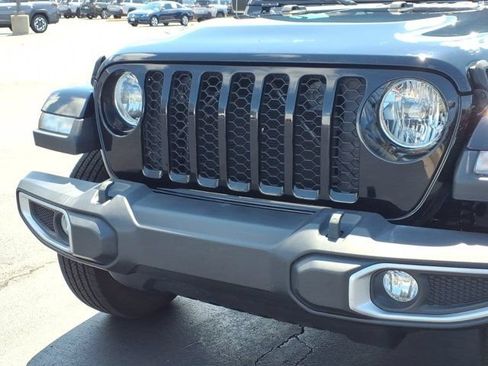 Used 2021 Jeep Gladiator Sport AWD/4WD image 32