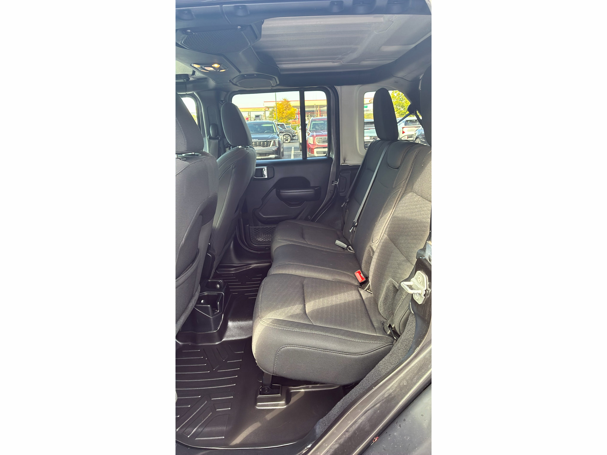 Used 2019 Jeep Wrangler Unlimited Sport S AWD/4WD image 10