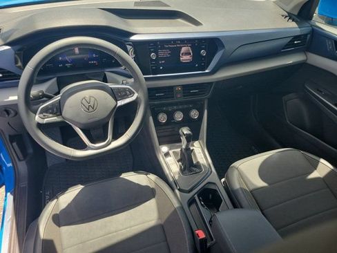 Used 2023 Volkswagen Taos SE w/ Panoramic Sunroof Package FWD image 15