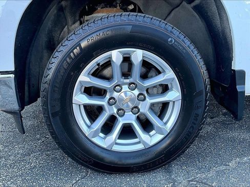 Used 2022 Chevrolet Silverado 1500 LT AWD/4WD image 7