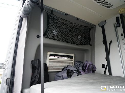 Used 2018 Mercedes-Benz Sprinter 2500 image 68