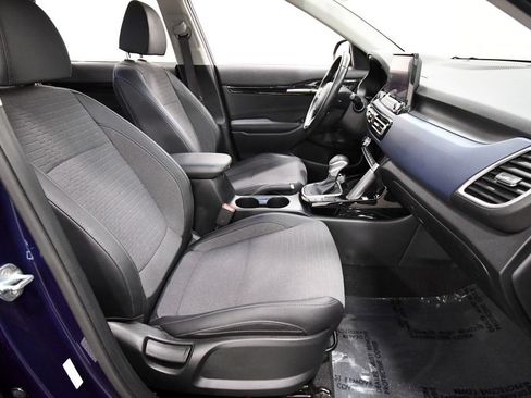 Certified 2023 Kia Seltos S w/ Navigation Package FWD image 18