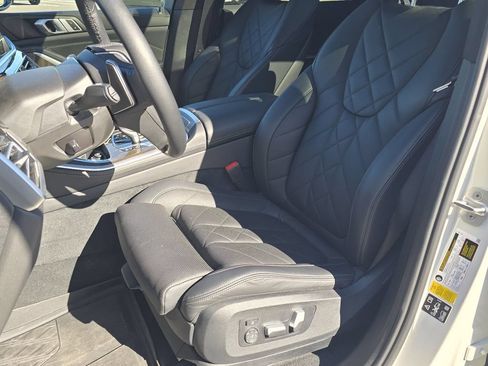 Used 2023 BMW X5 xDrive40i w/ Premium Package AWD/4WD image 44