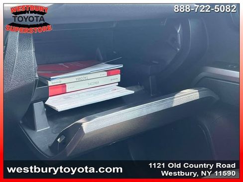Used 2022 Toyota Tacoma TRD Off-Road w/ Technology Package AWD/4WD image 32