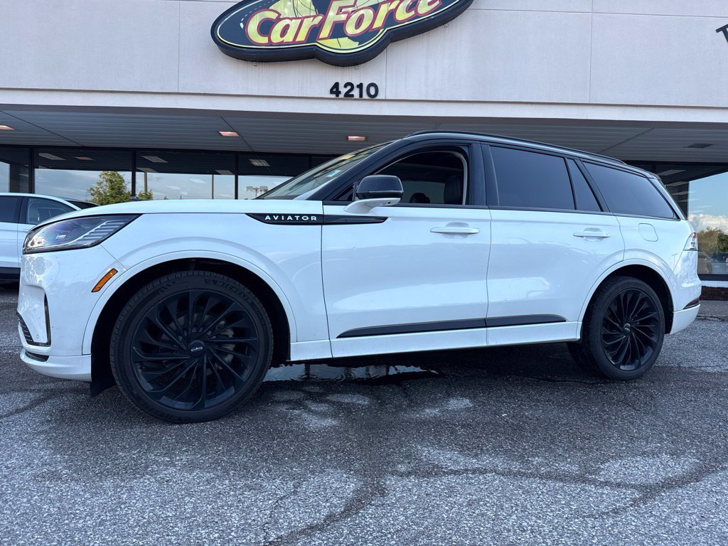 Used 2025 Lincoln Aviator Reserve w/ Equipment Group 201A AWD/4WD image 15