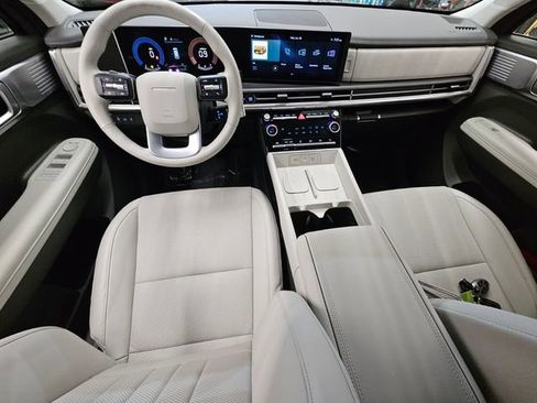 Used 2025 Hyundai Santa Fe SEL w/ Tow & Go Package image 13