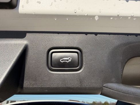 Used 2023 Hyundai Tucson Limited image 32