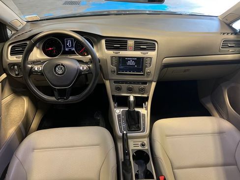 Used 2017 Volkswagen Golf SportWagen FWD image 18